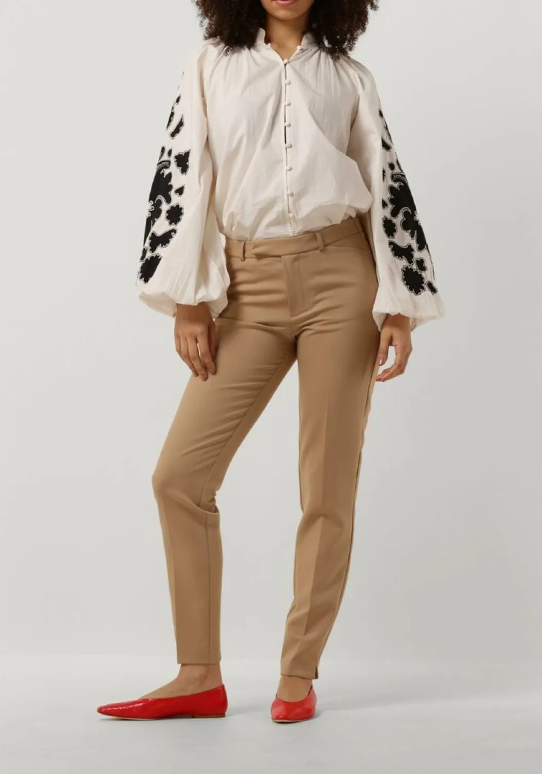 beige aimee the label pantalon phoebe