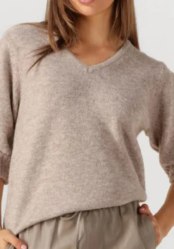 beige aimee the label trui nima