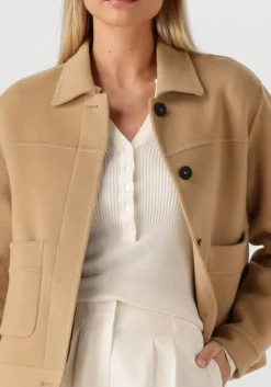 beige closed jack blouson