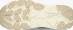 beige hoka lage sneakers clifton 10