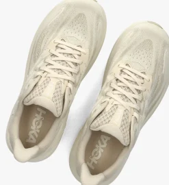 beige hoka lage sneakers clifton 10