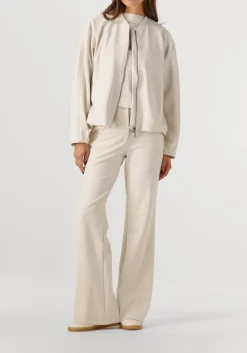 beige japan tky jack aya