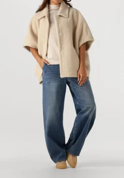 beige knit-ted vest tam