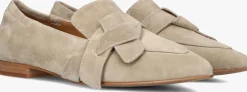 beige notre-v loafers 5672