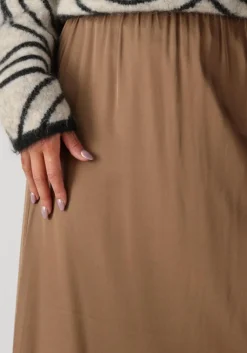 beige second female maxirok ermine skirt