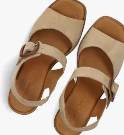 beige stefano lauran sandalen met hak 930