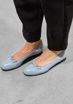 blauwe brunate ballerina's 10405