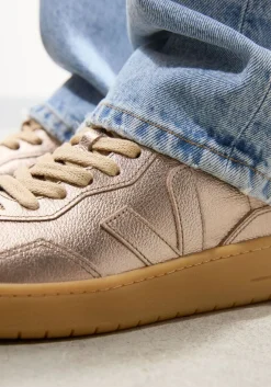 bronskleurig veja lage sneakers v-90