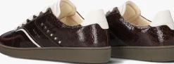 bruine nubikk lage sneakers ray owen studs