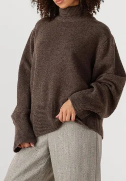 bruine second female coltrui alpha knit t-neck