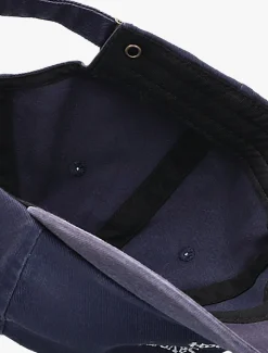 donkerblauwe the savage report pet cap