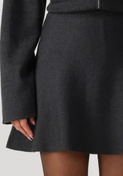 donkergrijze second female minirok siv knit short skirt