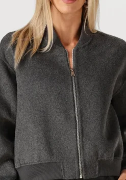 donkergrijze studio ar jack nina