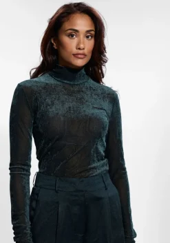 donkergroene dante6 top olya velvet layering mesh top