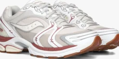 grijze saucony lage sneakers progrid triumph 4