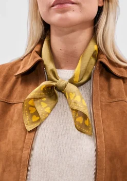 khaki bonnie studios sjaal love me do scarf