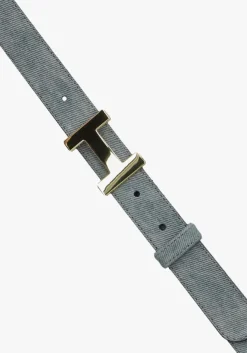 lichtblauwe assem essentials riem madeliene denim