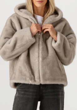 lichtgrijze studio ar faux fur jas ruby