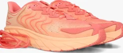 roze hoka sneakers clifton ls