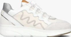 zand via vai lage sneakers vic naya