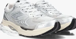 zilverkleurig etonic lage sneakers evolution saturn