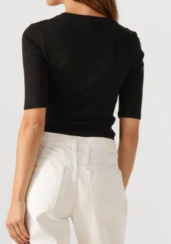 zwarte closed top crewneck shortsleeve