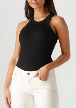 zwarte closed top racer tank top