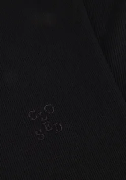 zwarte closed top racer tank top