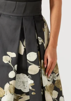 zwarte dea kudibal midirok albis