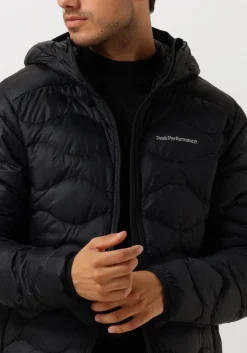 zwarte peak performance gewatteerde jas m helium down hood jacket