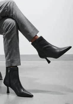 zwarte stefano lauran enkellaarsjes botin