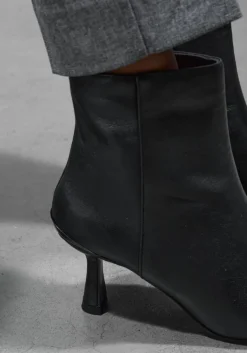 zwarte stefano lauran enkellaarsjes botin