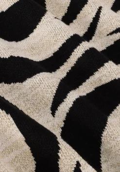 zwarte summum trui mock neck sweater big rose jacquard knit